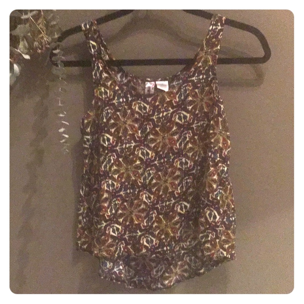 Flowy tank